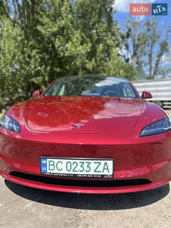 Седан Tesla Model 3 2024 в Львові