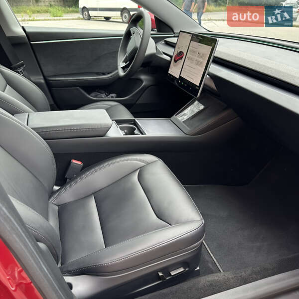 Седан Tesla Model 3 2024 в Львові
