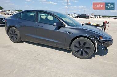 Седан Tesla Model 3 2024 в 