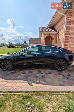 Седан Tesla Model 3 2020 в 