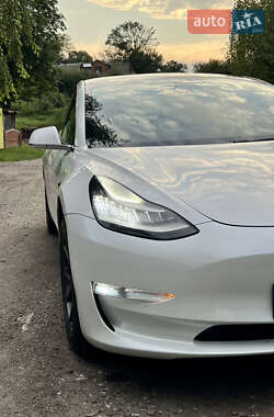 Седан Tesla Model 3 2021 в 