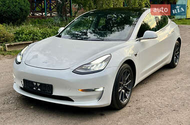 Седан Tesla Model 3 2021 в 