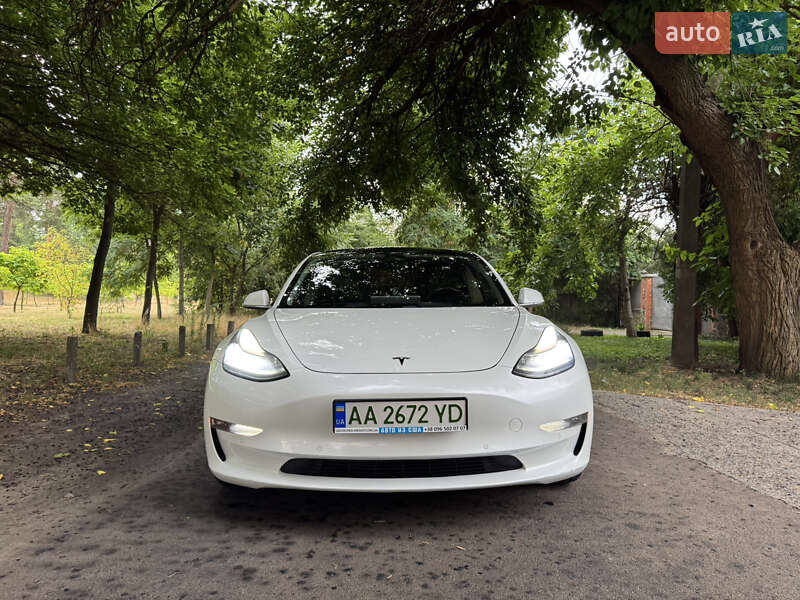 Седан Tesla Model 3 2018 в 