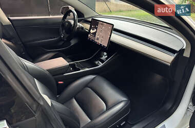 Седан Tesla Model 3 2018 в 