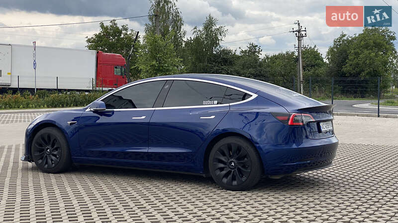 Седан Tesla Model 3 2018 в Луцке