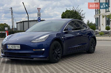 Седан Tesla Model 3 2018 в 