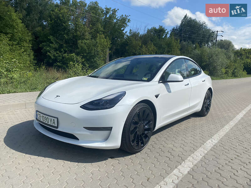 Седан Tesla Model 3 2021 в Киеве