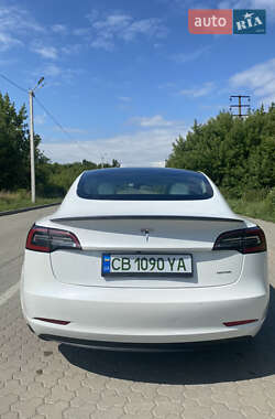 Седан Tesla Model 3 2021 в 