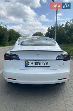 Седан Tesla Model 3 2021 в 