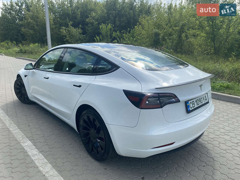 Седан Tesla Model 3 2021 в Киеве