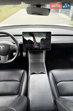 Седан Tesla Model 3 2018 в 