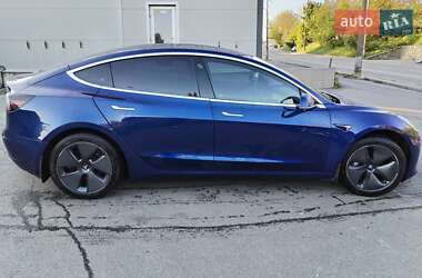 Седан Tesla Model 3 2019 в 
