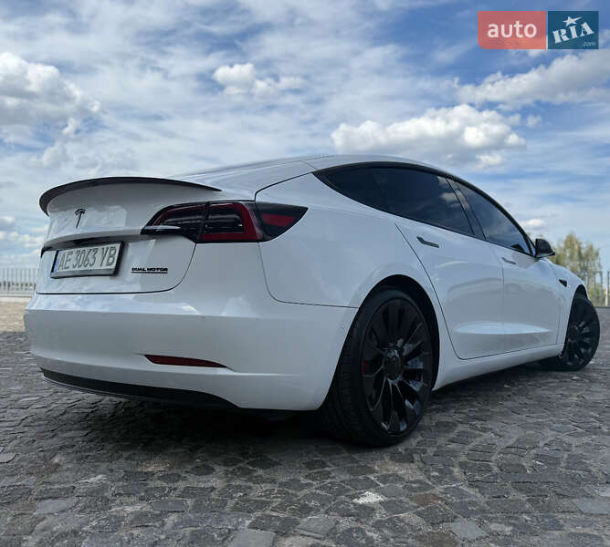 Седан Tesla Model 3 2021 в Дніпрі