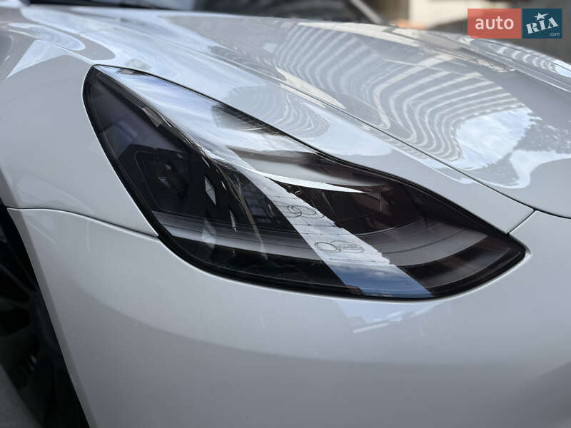 Седан Tesla Model 3 2021 в Дніпрі