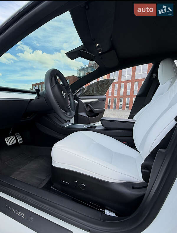 Седан Tesla Model 3 2021 в Дніпрі