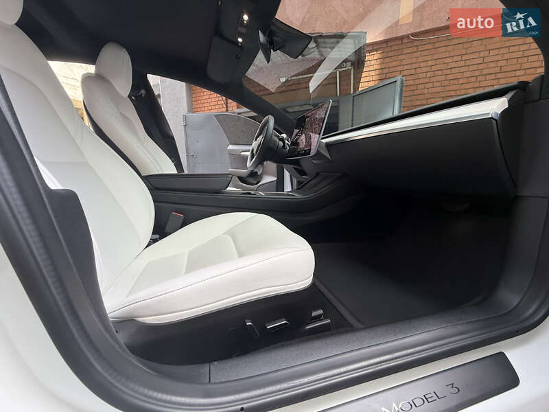 Седан Tesla Model 3 2021 в Дніпрі