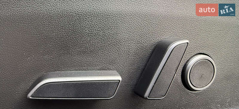 Седан Tesla Model 3 2021 в Дніпрі