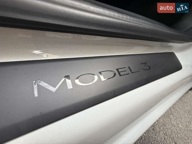 Седан Tesla Model 3 2021 в Дніпрі