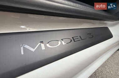Седан Tesla Model 3 2021 в 