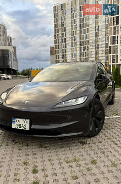 Седан Tesla Model 3 2024 в Києві