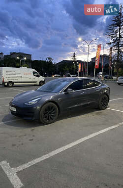 Седан Tesla Model 3 2018 в Івано-Франківську