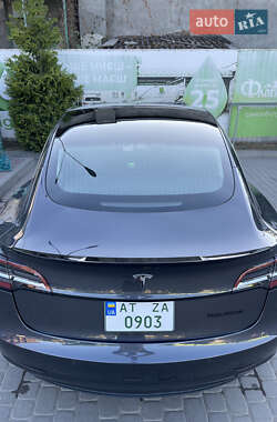 Седан Tesla Model 3 2018 в Івано-Франківську