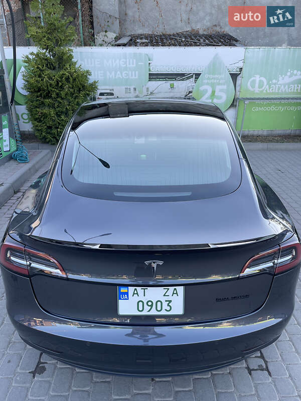 Седан Tesla Model 3 2018 в Ивано-Франковске