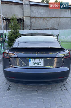 Седан Tesla Model 3 2018 в Івано-Франківську