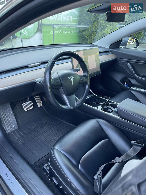 Седан Tesla Model 3 2018 в Ивано-Франковске