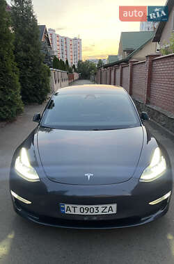 Седан Tesla Model 3 2018 в Івано-Франківську