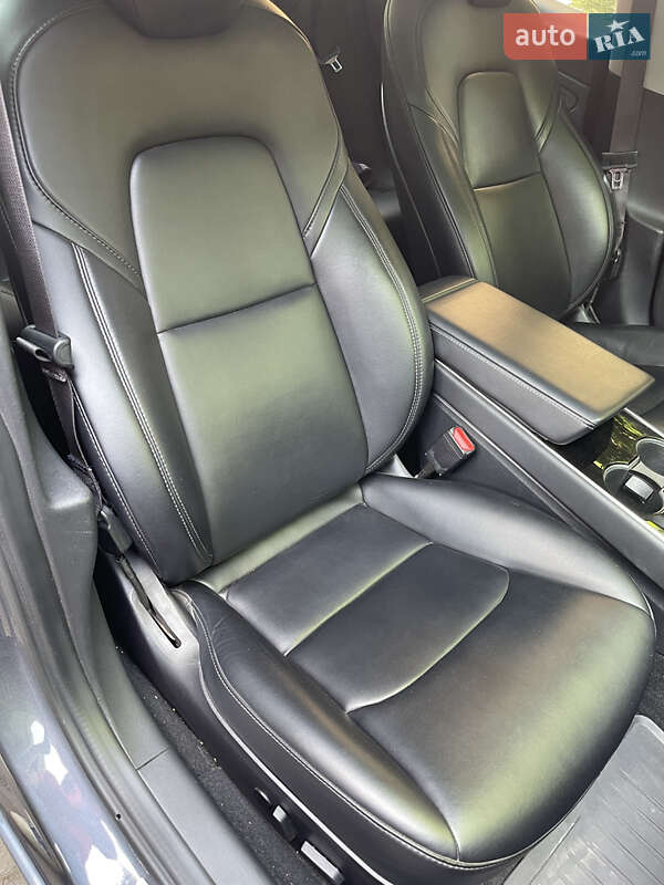 Седан Tesla Model 3 2018 в Ивано-Франковске