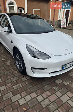 Седан Tesla Model 3 2022 в Львове
