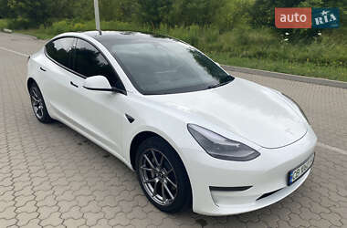 Седан Tesla Model 3 2021 в 