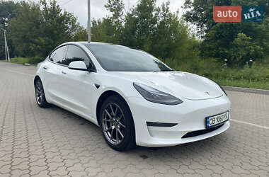 Седан Tesla Model 3 2021 в 