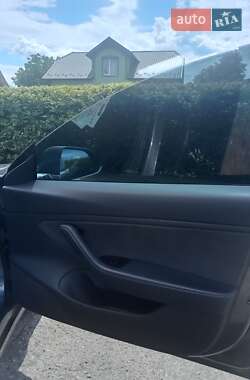 Седан Tesla Model 3 2019 в 