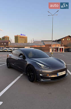 Седан Tesla Model 3 2023 в Києві