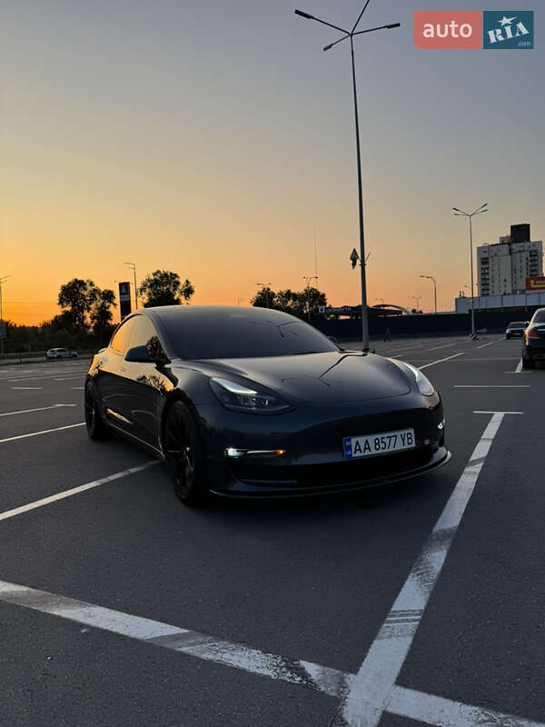 Седан Tesla Model 3 2023 в Киеве