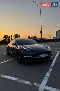 Седан Tesla Model 3 2023 в 