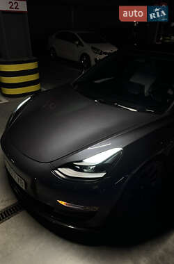 Седан Tesla Model 3 2023 в Києві