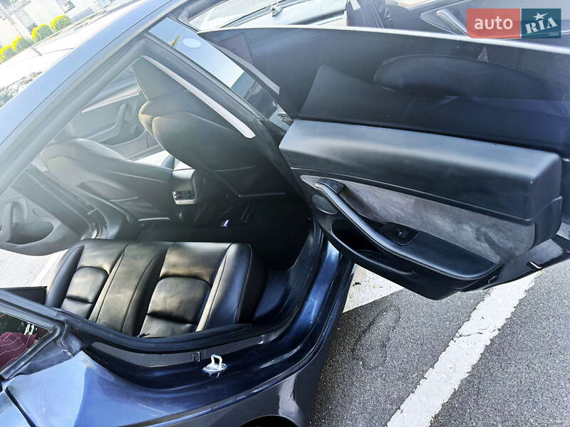 Седан Tesla Model 3 2022 в Вінниці