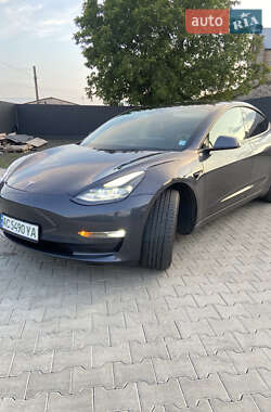 Седан Tesla Model 3 2021 в 