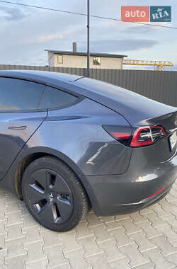 Седан Tesla Model 3 2021 в 