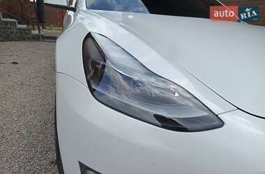 Седан Tesla Model 3 2021 в 