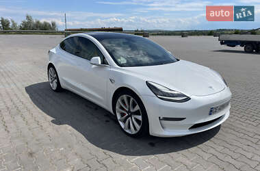 Седан Tesla Model 3 2019 в 
