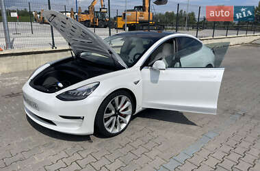 Седан Tesla Model 3 2019 в 