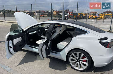 Седан Tesla Model 3 2019 в 