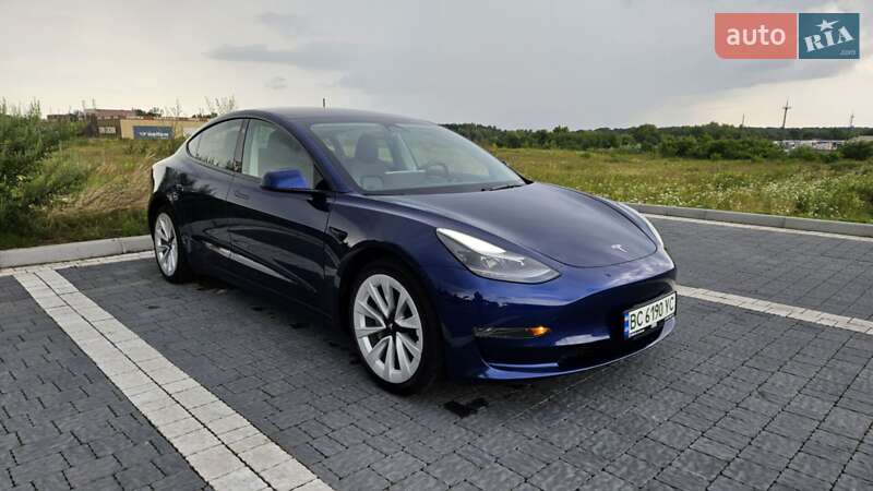 Tesla Model 3 2022