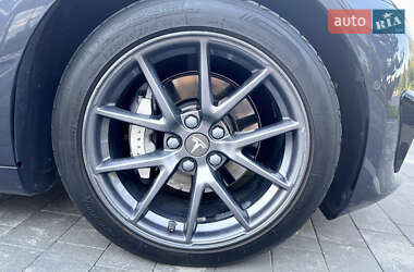 Седан Tesla Model 3 2021 в 