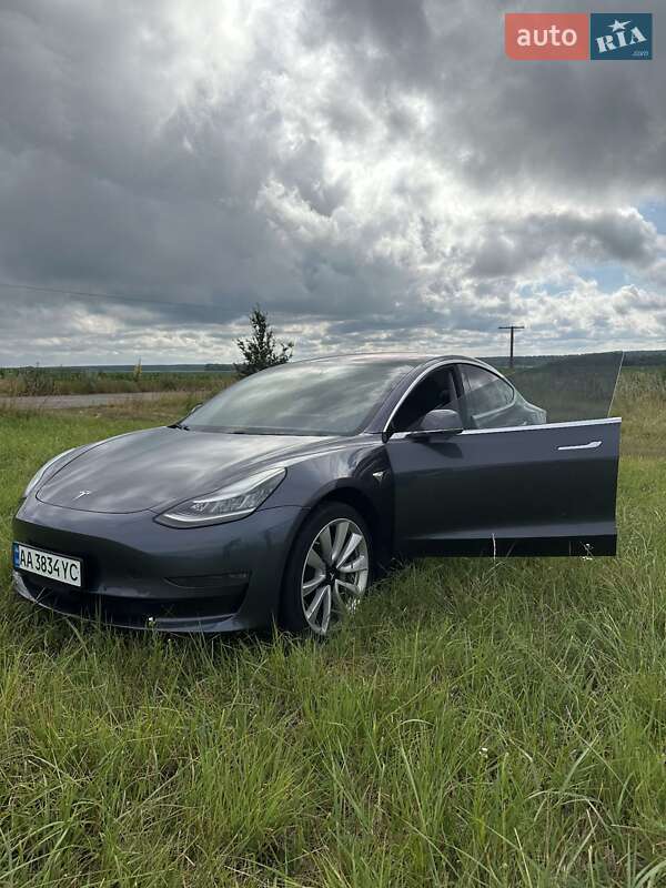 Седан Tesla Model 3 2019 в Києві