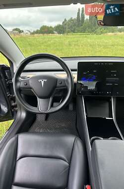 Седан Tesla Model 3 2019 в Києві